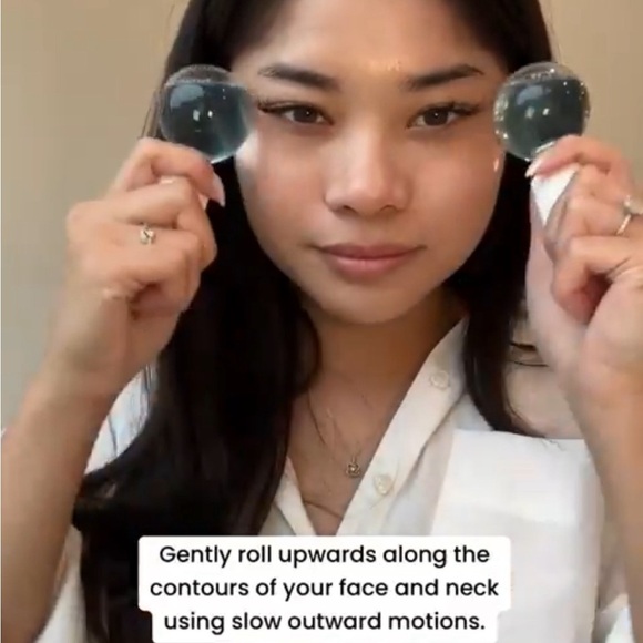 Norwex Cooling Facial Globes Gift Set with Illuminating Oil NEW giftable - Picture 4 of 8